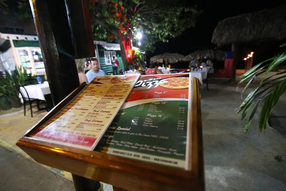 Bar-B-Barn Beach Hotel Negril
