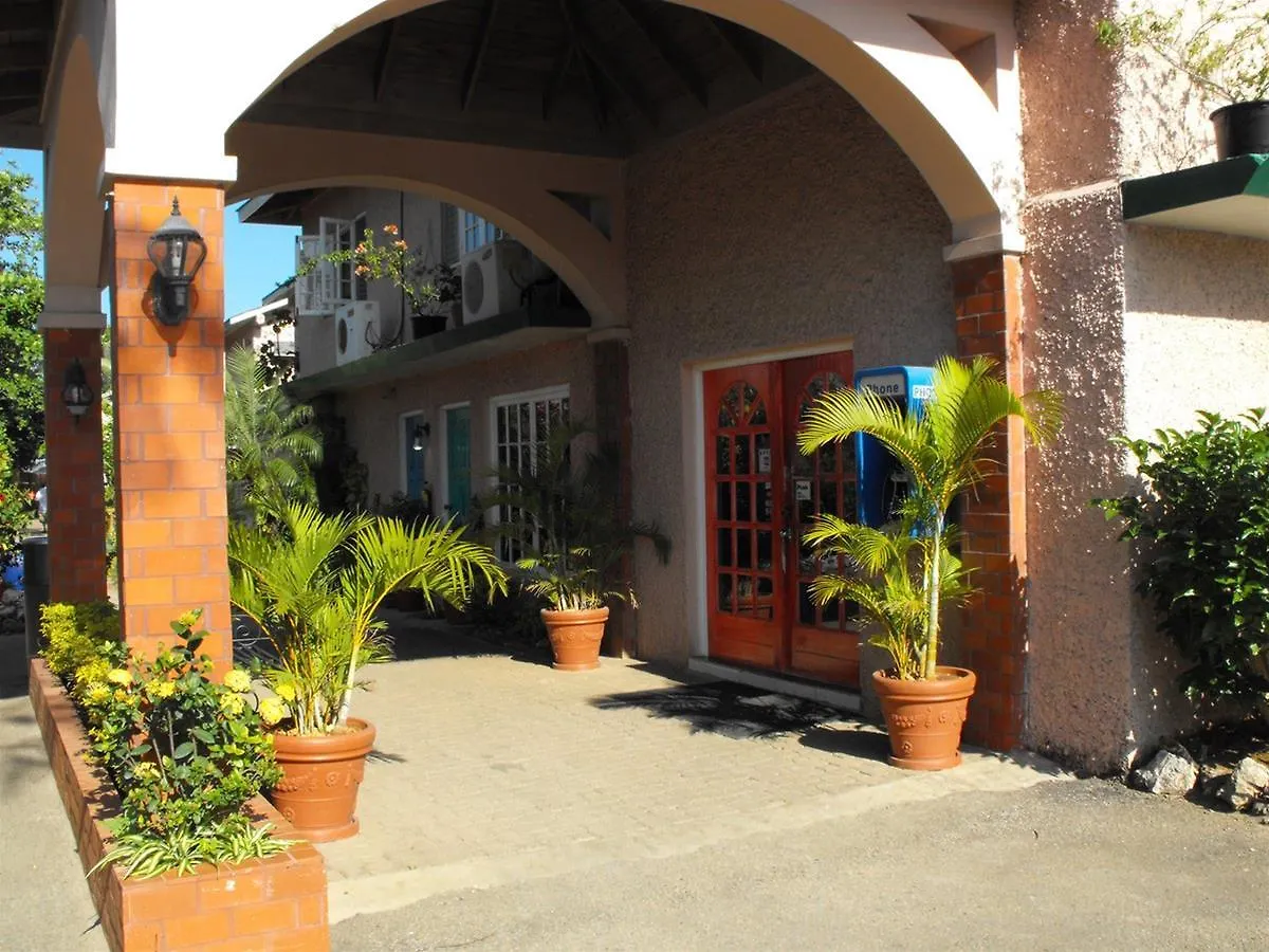 Bar-B-Barn Beach Hotel Negril